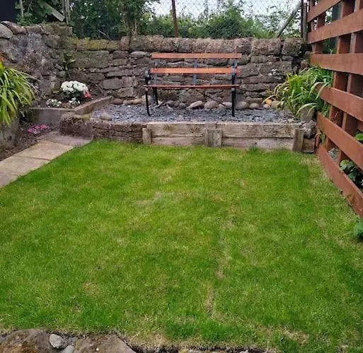 2 Bed Pet-Free Cottage, Private Garden & Fell View