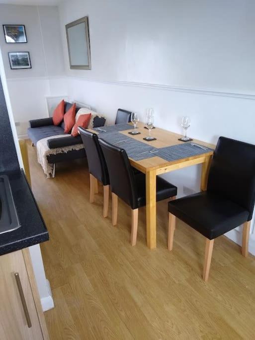 Holiday home 2 Bed Pet-free Cottage, Private Garden & Fell View Arlecdon