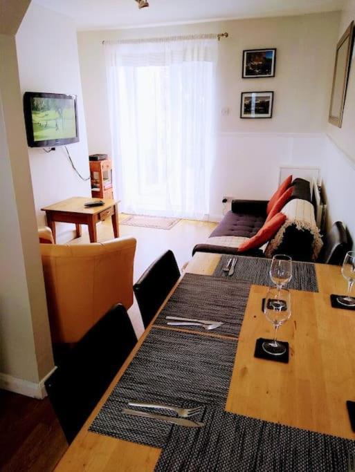2 Bed Pet-free Cottage, Private Garden & Fell View * Arlecdon